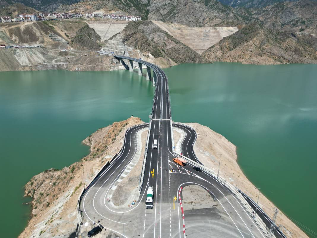 Yusufeli Merkez Viyadüğü hizmete açıldı! 15,5 kilometre kısaldı - Resim: 6